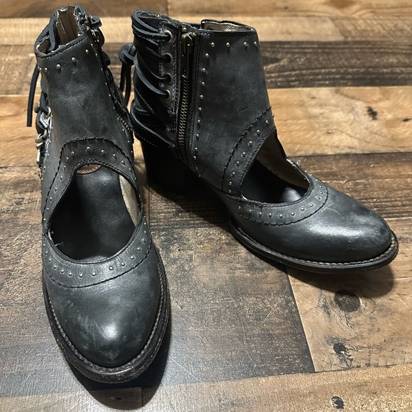 Freebird ‘Desert’ Booties - Picture 3 of 11